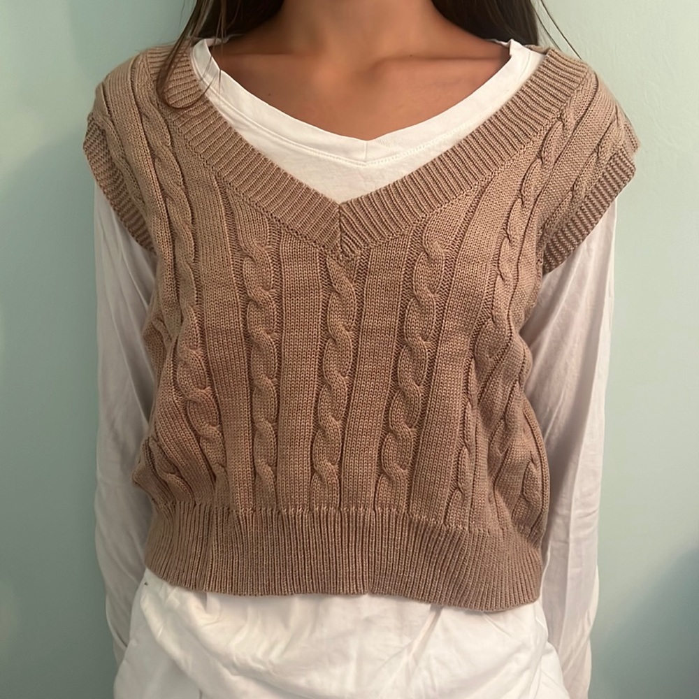 Altar’d state sweater vest!!